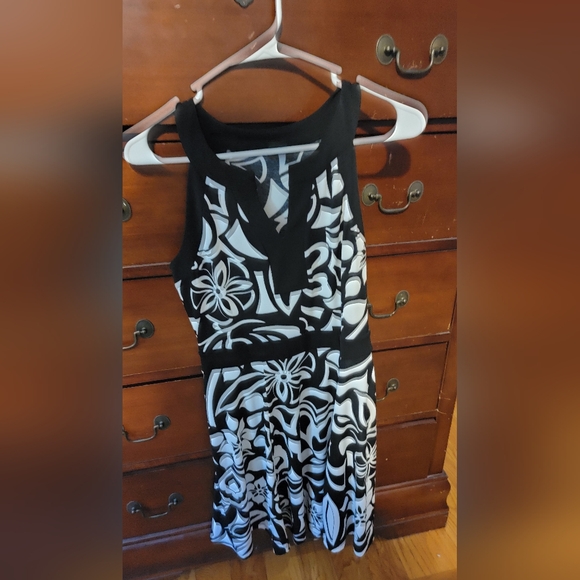 Black and White Enfocus Dress - Picture 1 of 4